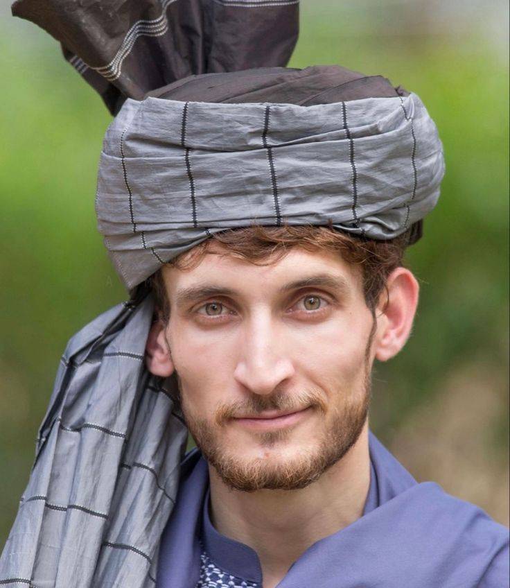 Pashtun man wearing pashtun culture part turban